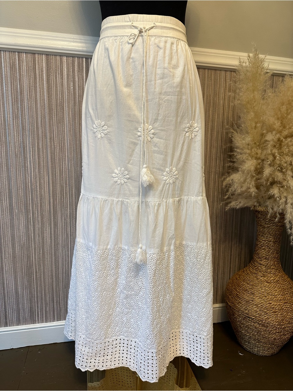 Chelsea & Violet White Cotton Eyelet Tiered Embroidered Maxi Skirt Medium